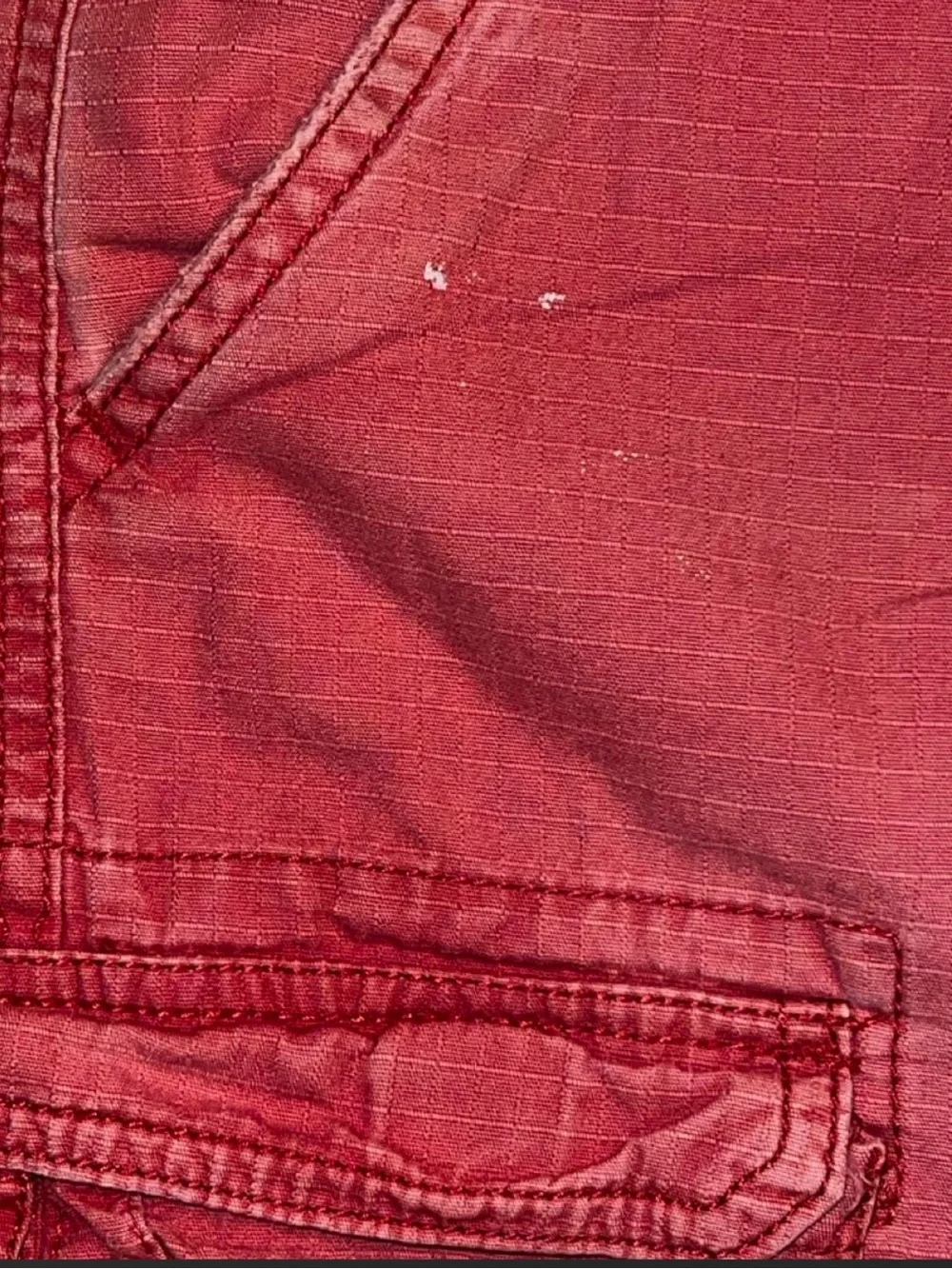 Y2K Iron Co. red 100% cotton cargo shorts with tons of pockets size 31